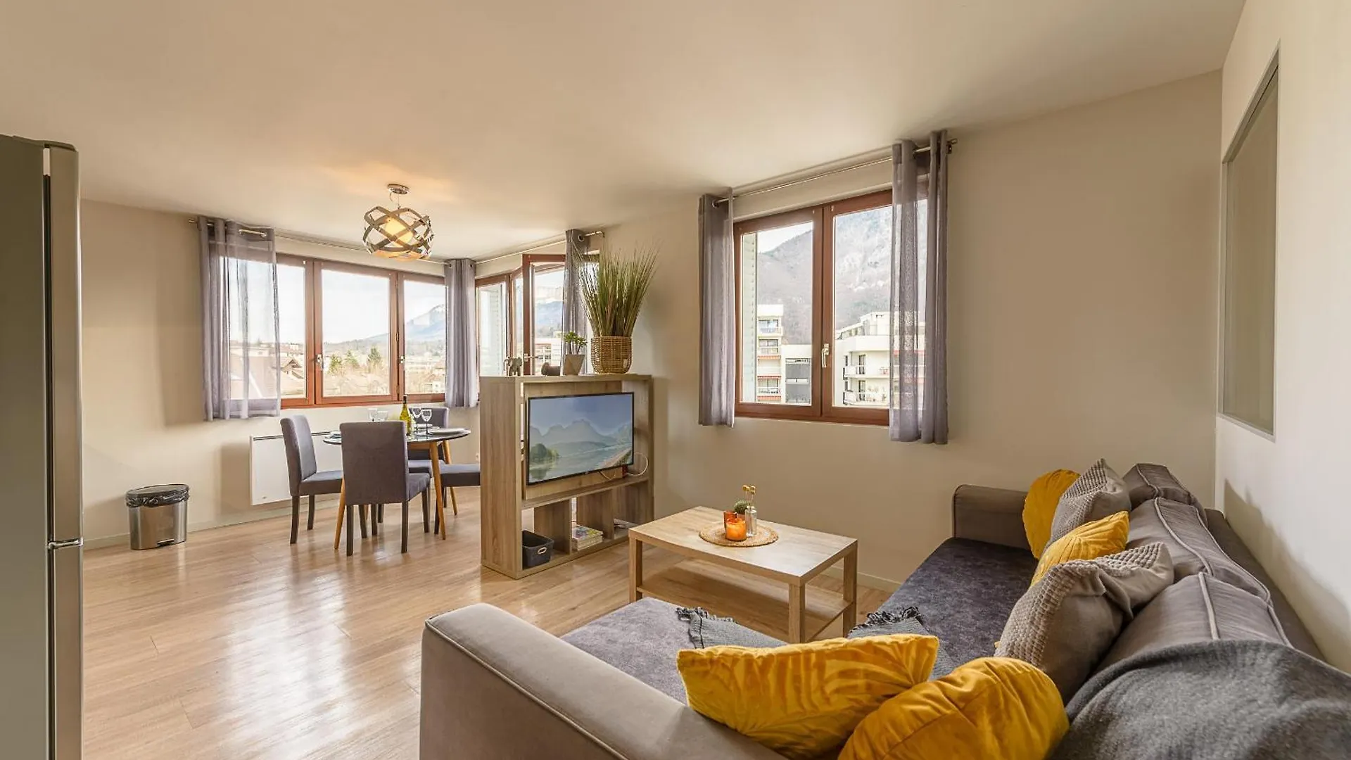 Apartment Aux Portes De L'Imperial Palace, Lla Selections By Location Lac Annecy