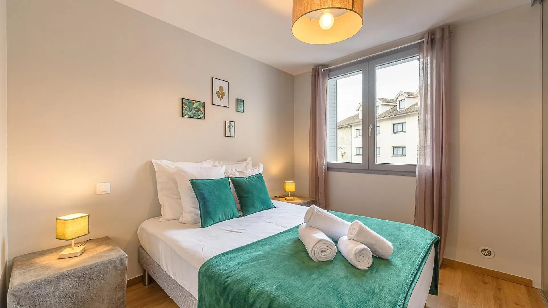 Aux Portes De L'Imperial Palace, Lla Selections By Location Lac Annecy France